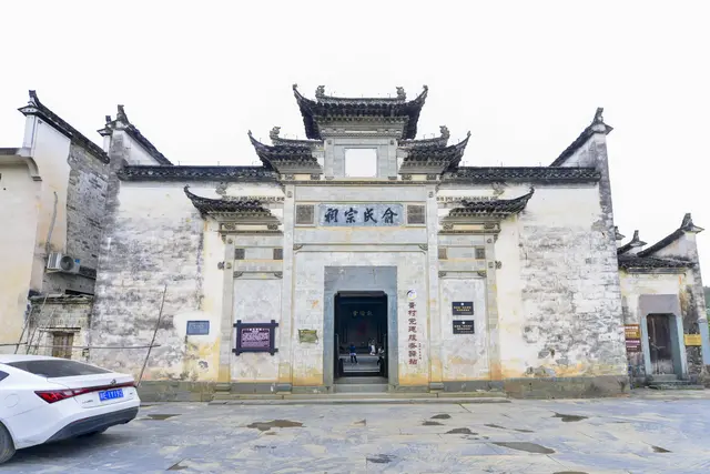 西冲村这个旧时代的水牢，站不能站，坐不能坐，一个人能撑多久？