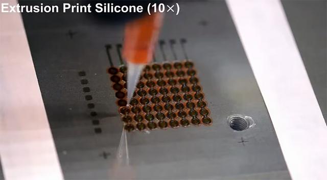 世界首个3D打印柔性OLED显示屏问世：64个像素可正常显示图像